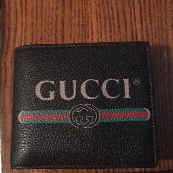 Gucci Bi-fold wallet only available in Europe - Picture 4 of 7